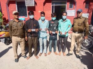 हरिद्वार- हर की पैड़ी क्षेत्र में चोरी की योजना बनाते चार शातिर चोरों को पुलिस ने चोरी करने से पहले दबोचा।