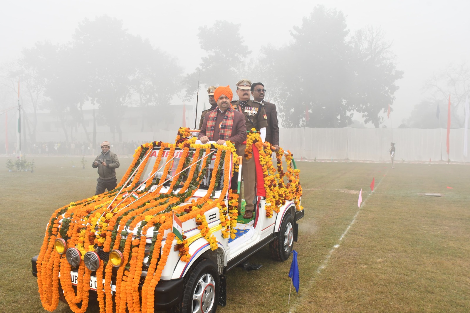 जनपद रामपुर पुलिस द्वारा गणतंत्र दिवस के शुभ अवसर पर किया गया भव्य परेड का आयोजन ।