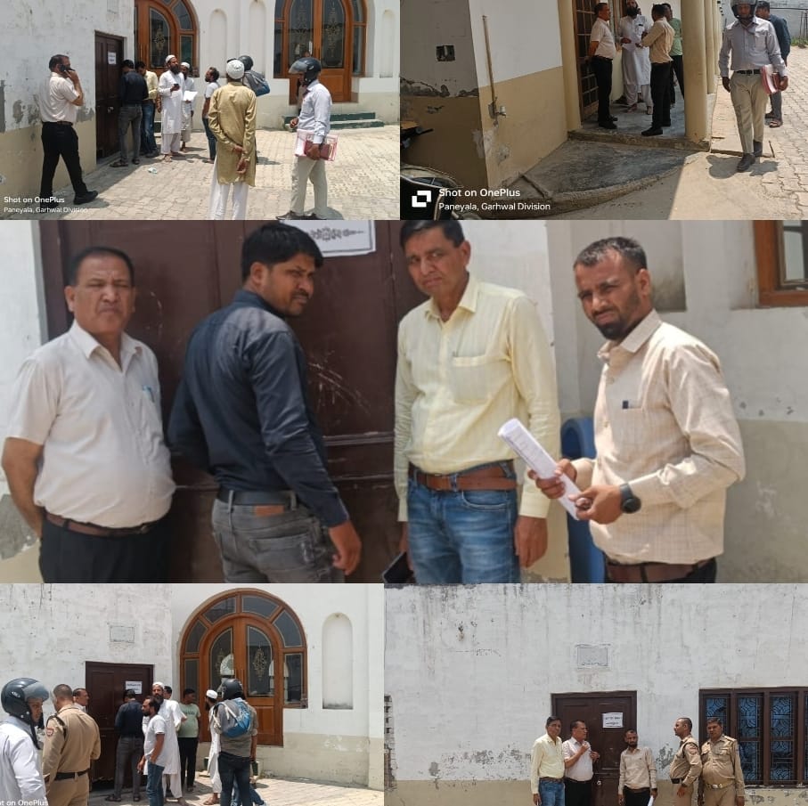 अवैध रूप से चल रहे मदरसो को नोटिस भेजने के बाद भी पंजीकरण न करवाने की स्थिति में प्रशासन ने जड़े ताले।