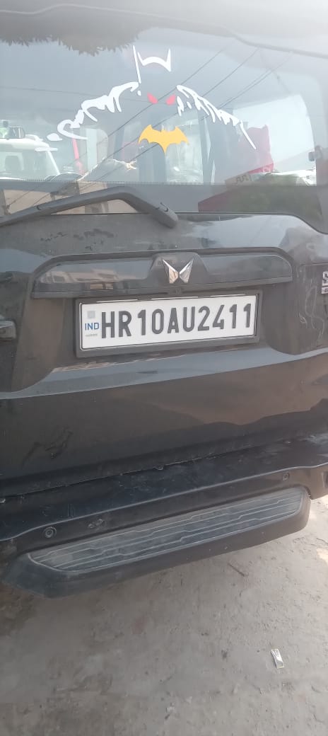 स्कॉर्पियो कार ने बाइक सवार युवकों को कुचला एक की मौके पर मौत, दूसरा गंभीर रूप से घायल।