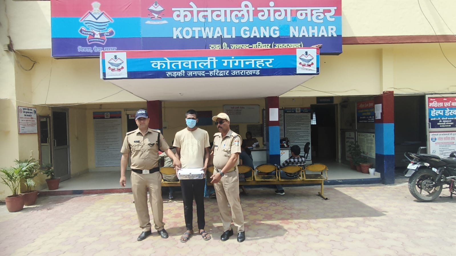 🔴 मन्दिर में चोरी करने वाला शातिर चोर गिरफ्तार, नशे की लत ने पहुंचाया सलाखों के पीछे|