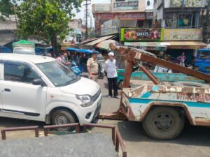 चारधाम यात्रा में ट्रैफिक व्यवस्था के “सारथी” बने प्रभारी निरीक्षक संदीप नेगी, तपती गर्मी में खुद संभाल रहे मोर्चा.