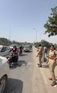 हरिद्वार वीकेंड पर यातायात व्यवस्था को लेकर एसपी ट्रैफिक निशा यादव ने खुद सड़कों पर उतर कर संभाली कमान