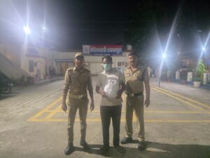 श्यामपुर पुलिस की कार्रवाई: 40 टैट्रा पैक अवैध देशी शराब के साथ तस्कर गिरफ्तार